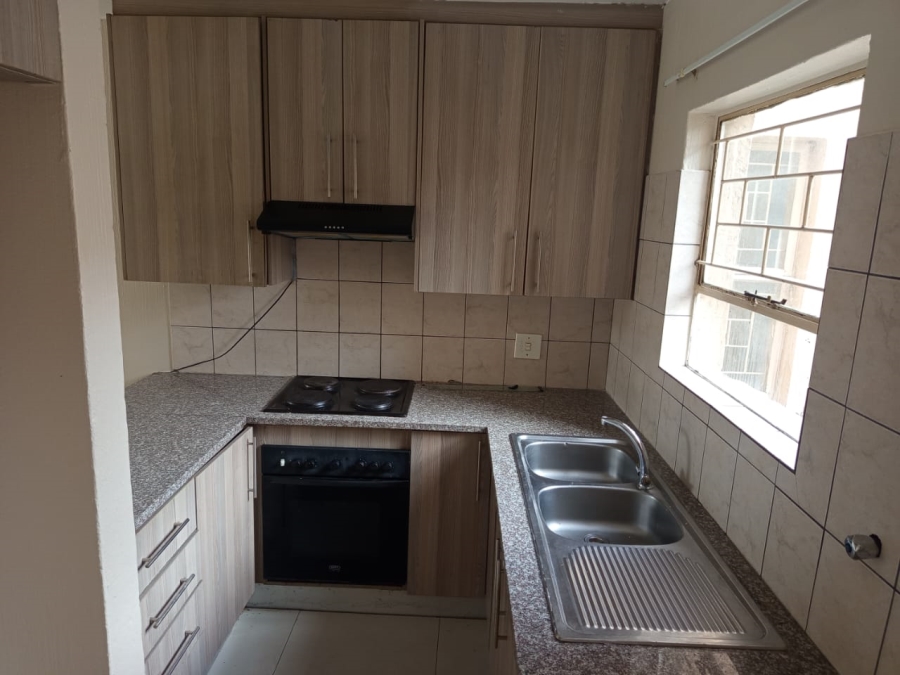 To Let 3 Bedroom Property for Rent in Vorna Valley Gauteng