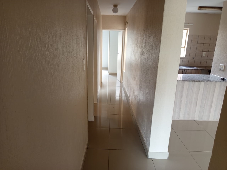 To Let 3 Bedroom Property for Rent in Vorna Valley Gauteng