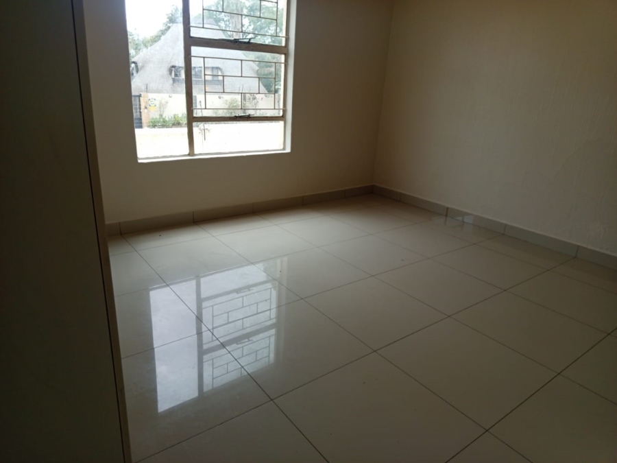 To Let 3 Bedroom Property for Rent in Vorna Valley Gauteng