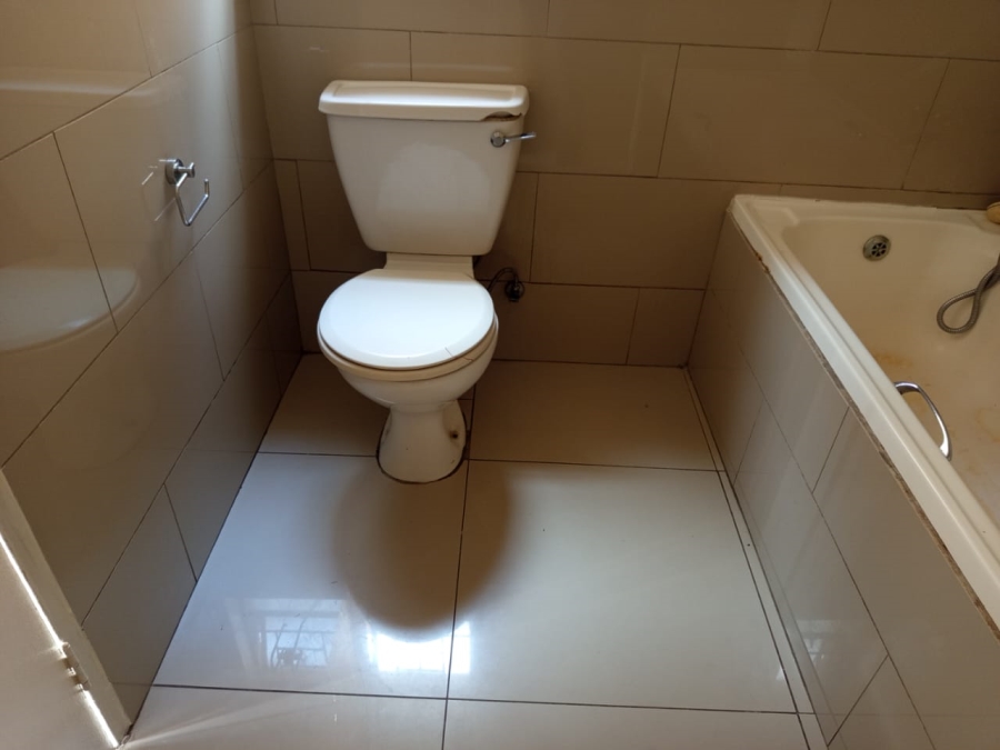 To Let 3 Bedroom Property for Rent in Vorna Valley Gauteng