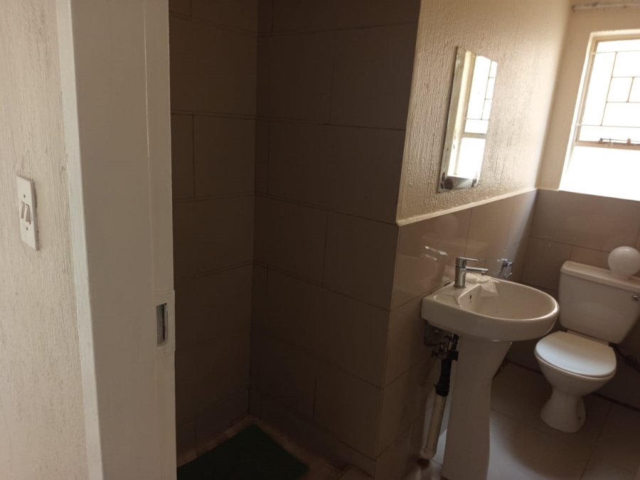 To Let 3 Bedroom Property for Rent in Vorna Valley Gauteng