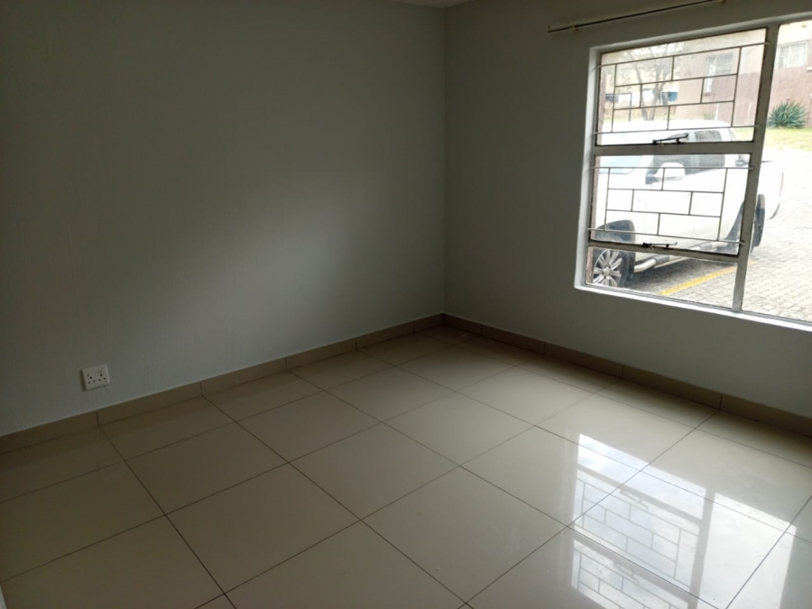 To Let 3 Bedroom Property for Rent in Vorna Valley Gauteng