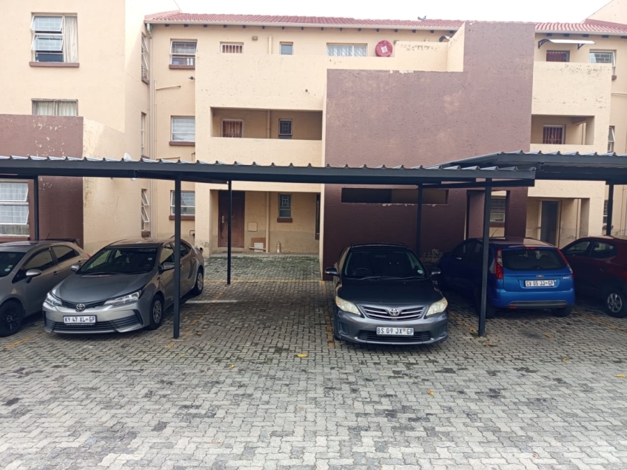 To Let 3 Bedroom Property for Rent in Vorna Valley Gauteng