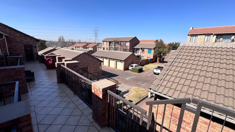 2 Bedroom Property for Sale in Highveld Gauteng