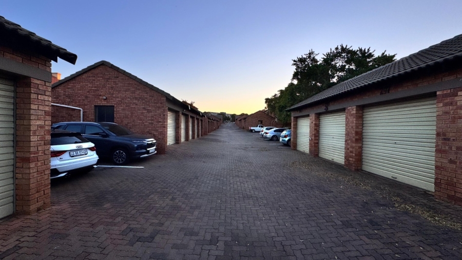 2 Bedroom Property for Sale in Highveld Gauteng