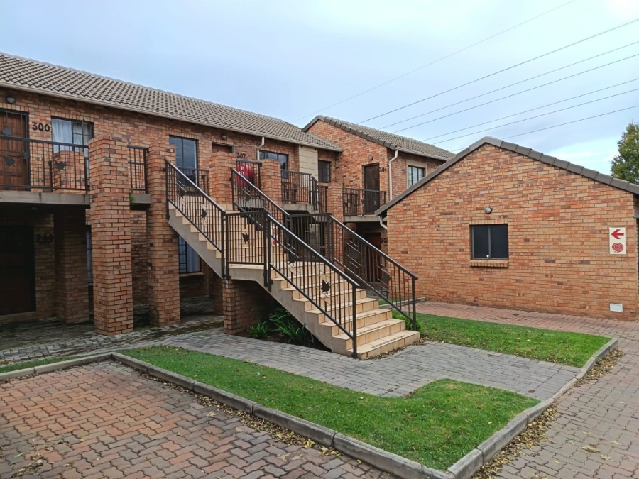 2 Bedroom Property for Sale in Highveld Gauteng