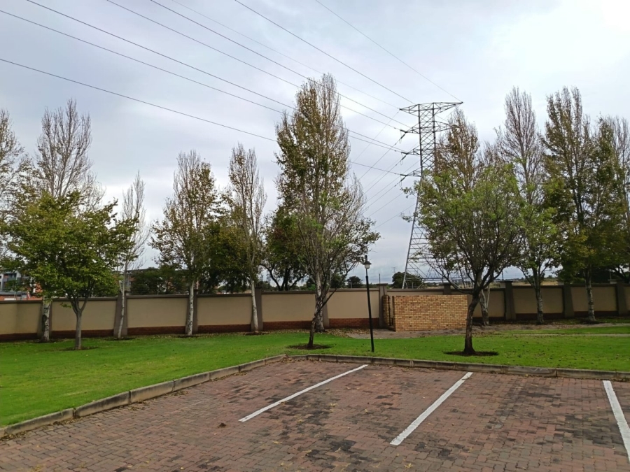 2 Bedroom Property for Sale in Highveld Gauteng