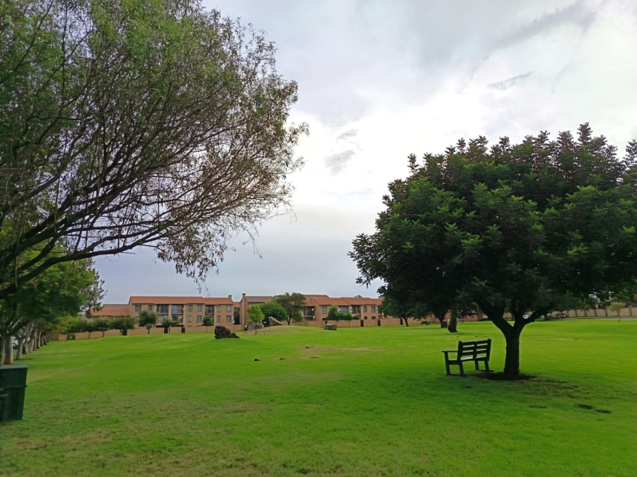 2 Bedroom Property for Sale in Highveld Gauteng