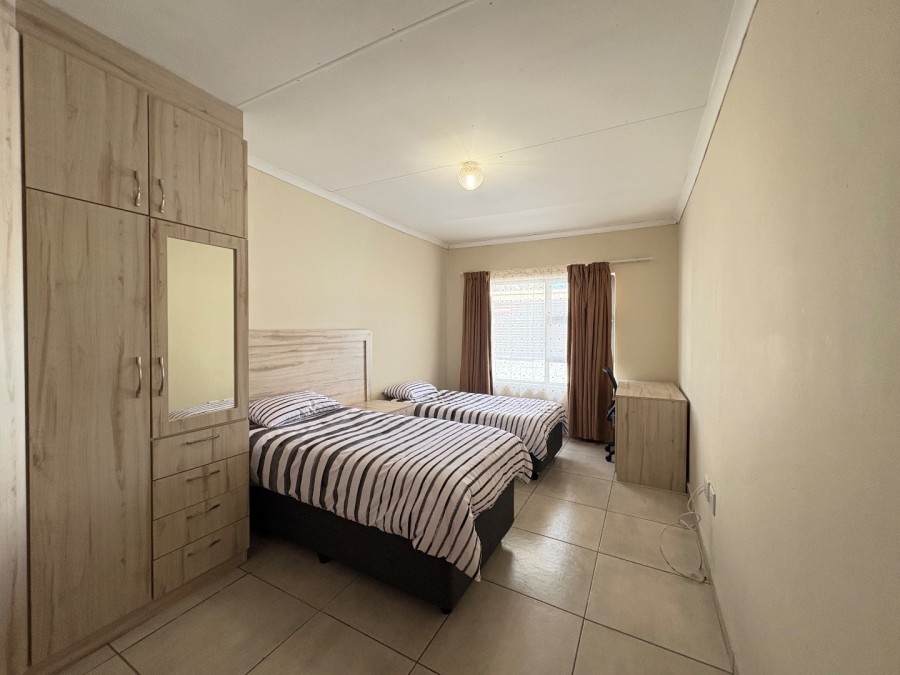 2 Bedroom Property for Sale in Greenside Gauteng