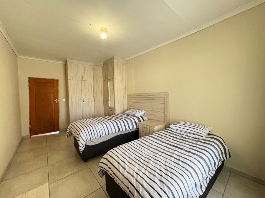 2 Bedroom Property for Sale in Greenside Gauteng