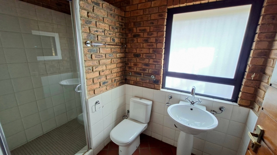 To Let 4 Bedroom Property for Rent in Groenkloof Gauteng