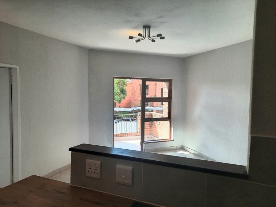 2 Bedroom Property for Sale in Honeydew Manor Gauteng