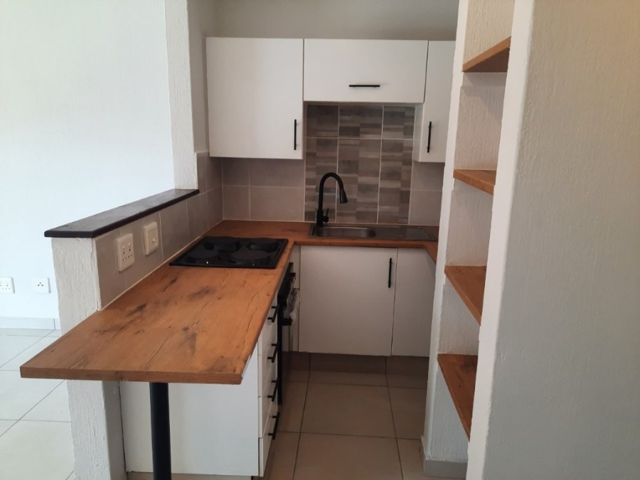 2 Bedroom Property for Sale in Honeydew Manor Gauteng