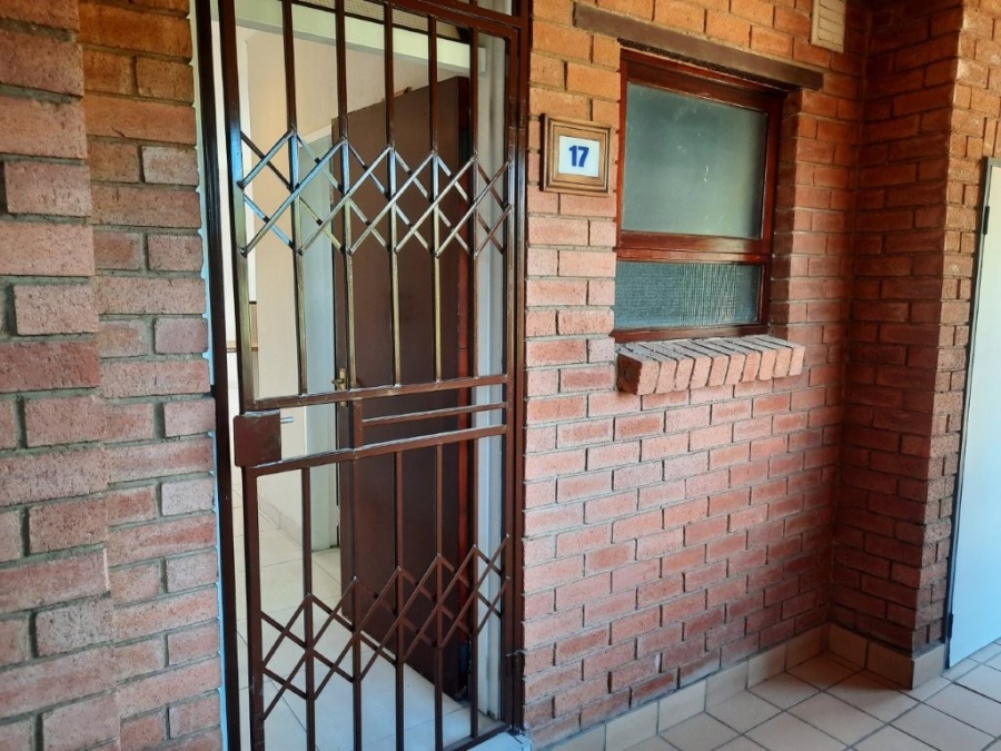2 Bedroom Property for Sale in Honeydew Manor Gauteng