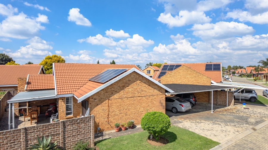 3 Bedroom Property for Sale in Bonaero Park Gauteng
