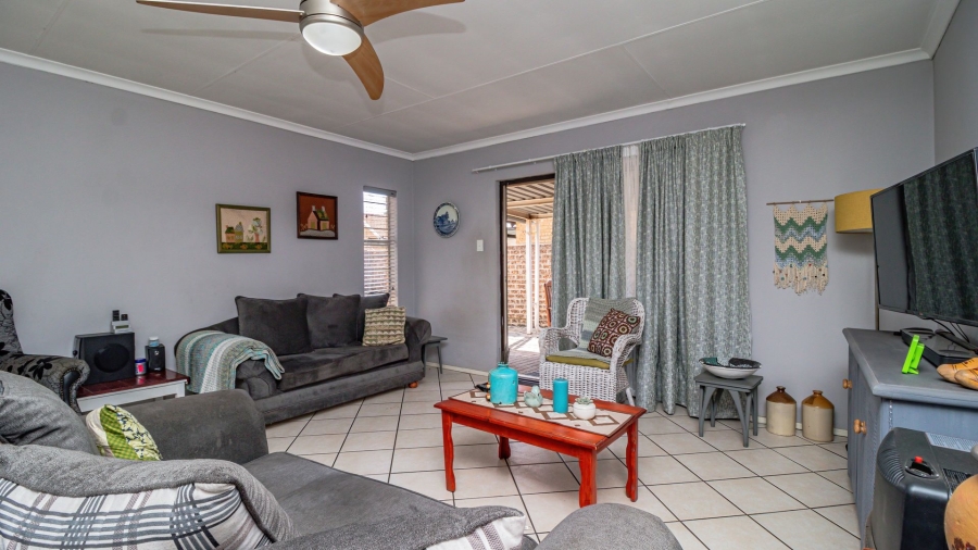 3 Bedroom Property for Sale in Bonaero Park Gauteng