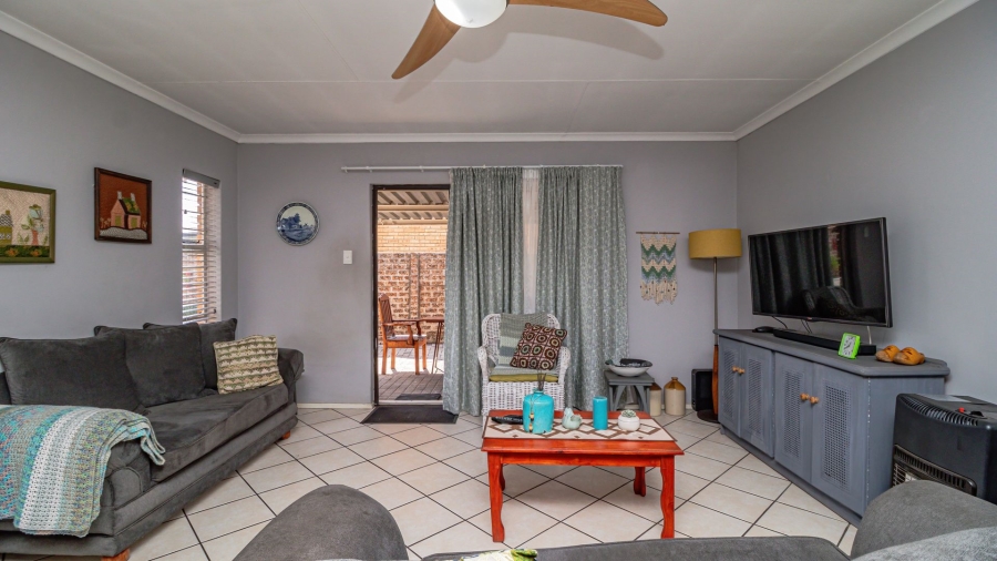 3 Bedroom Property for Sale in Bonaero Park Gauteng
