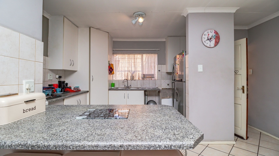 3 Bedroom Property for Sale in Bonaero Park Gauteng