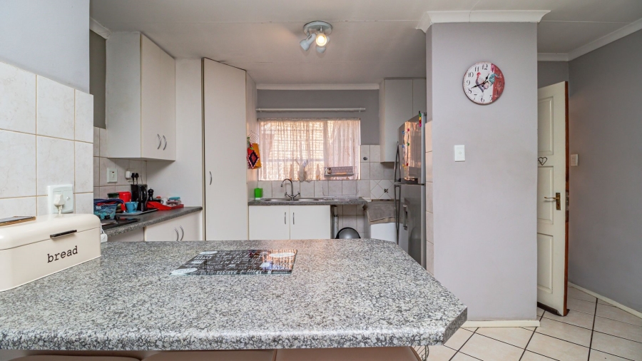 3 Bedroom Property for Sale in Bonaero Park Gauteng