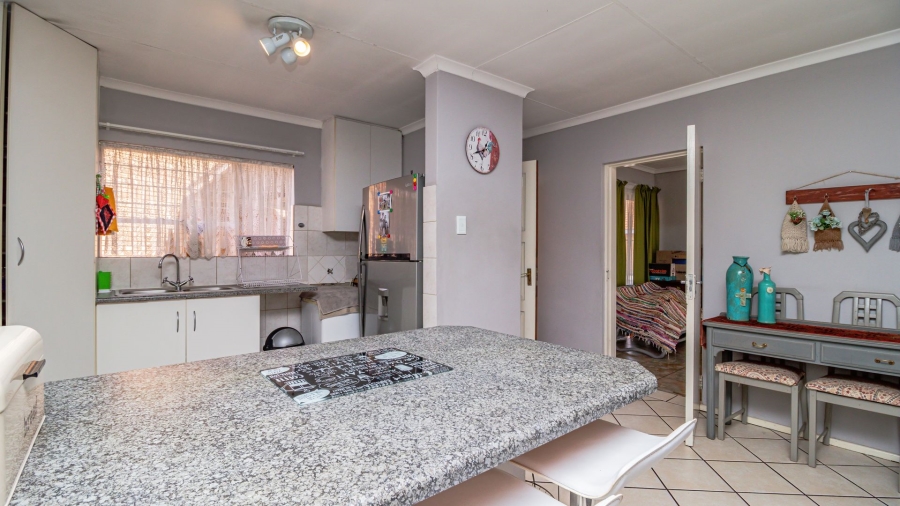 3 Bedroom Property for Sale in Bonaero Park Gauteng