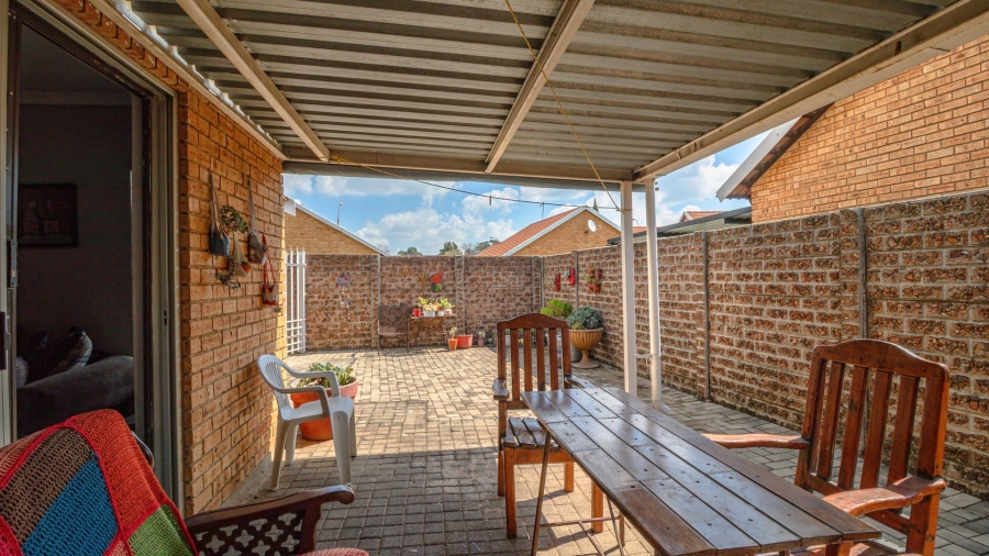 3 Bedroom Property for Sale in Bonaero Park Gauteng