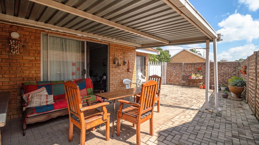 3 Bedroom Property for Sale in Bonaero Park Gauteng