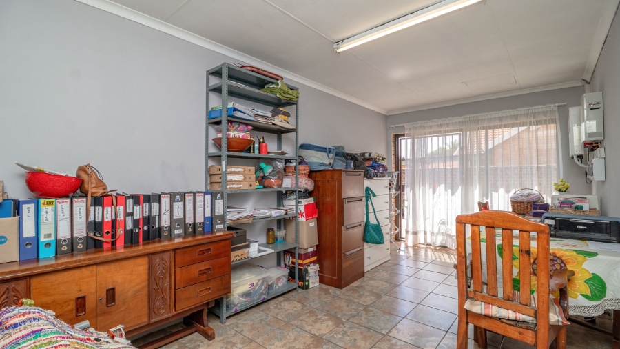 3 Bedroom Property for Sale in Bonaero Park Gauteng