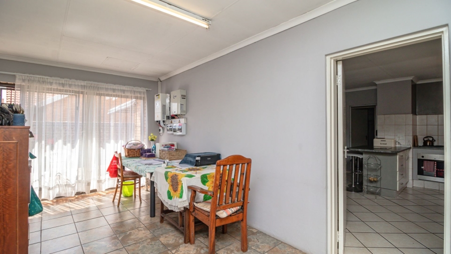 3 Bedroom Property for Sale in Bonaero Park Gauteng