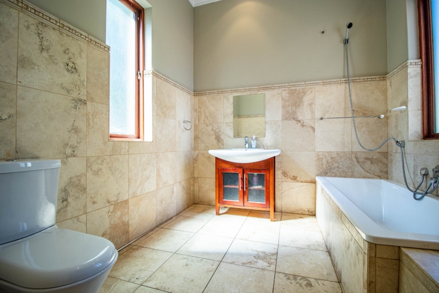To Let 4 Bedroom Property for Rent in Waterkloof 101 Estate Gauteng
