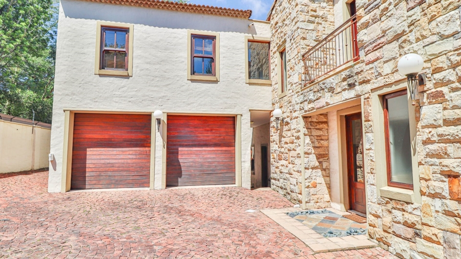 To Let 4 Bedroom Property for Rent in Waterkloof 101 Estate Gauteng