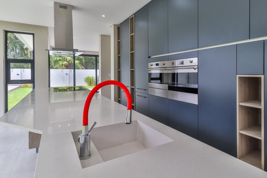 To Let 4 Bedroom Property for Rent in Sandown Gauteng