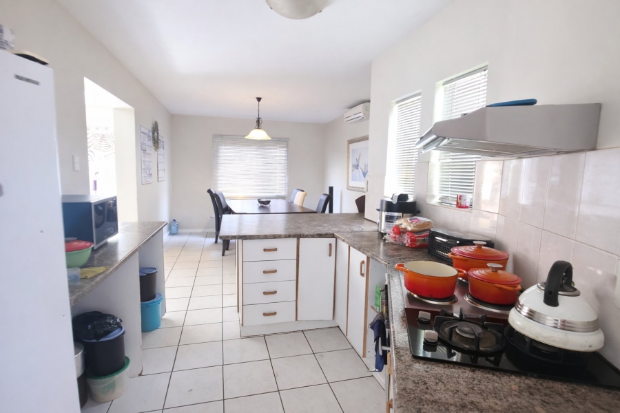 4 Bedroom Property for Sale in Die Hoewes Gauteng