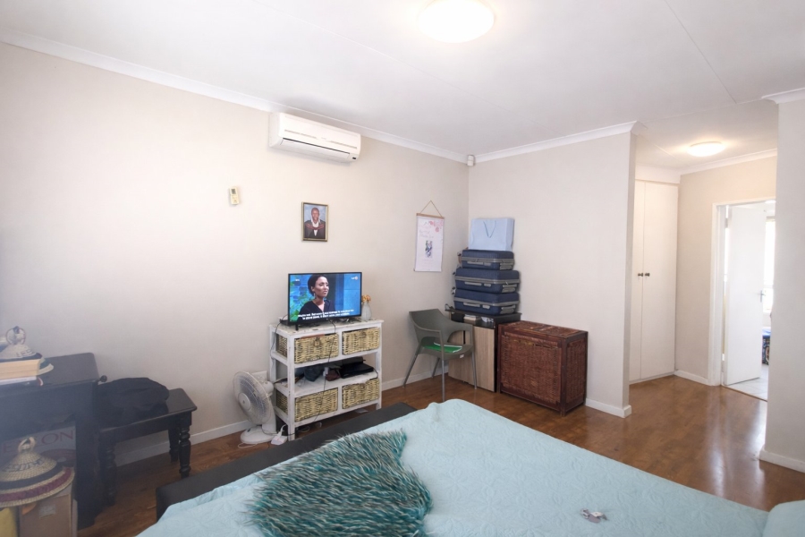 4 Bedroom Property for Sale in Die Hoewes Gauteng