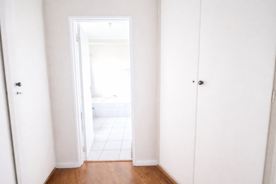 4 Bedroom Property for Sale in Die Hoewes Gauteng