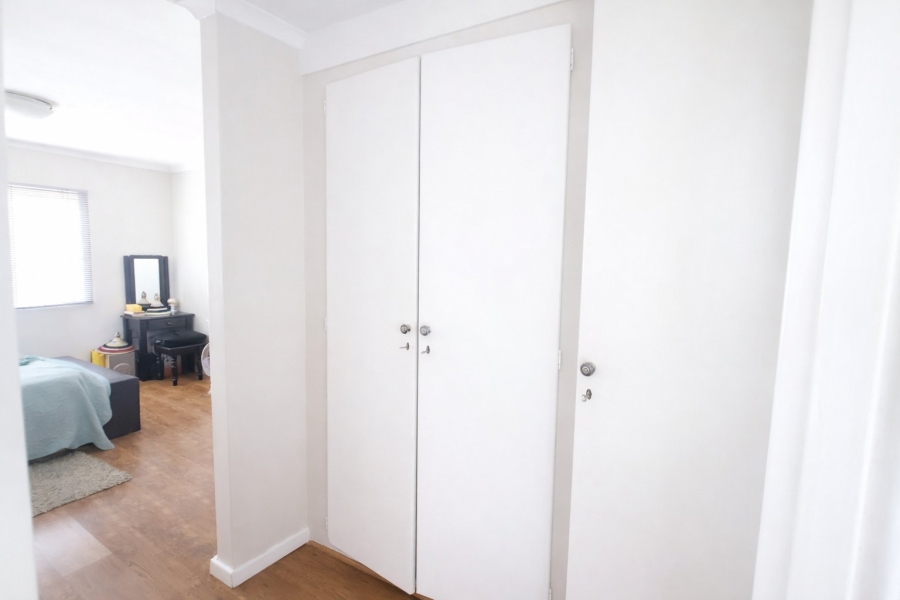 4 Bedroom Property for Sale in Die Hoewes Gauteng