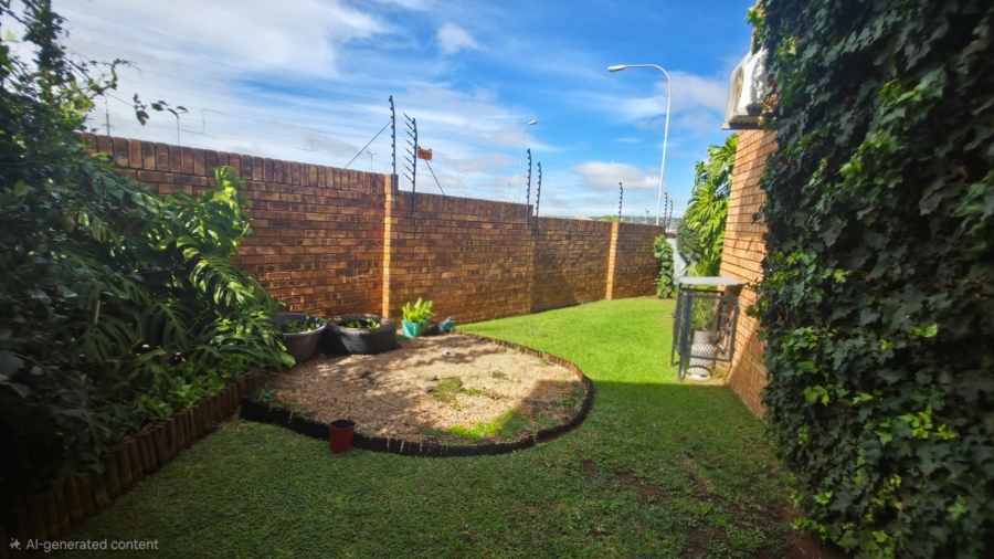 4 Bedroom Property for Sale in Die Hoewes Gauteng