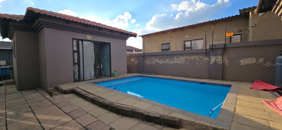 4 Bedroom Property for Sale in Alveda Gauteng