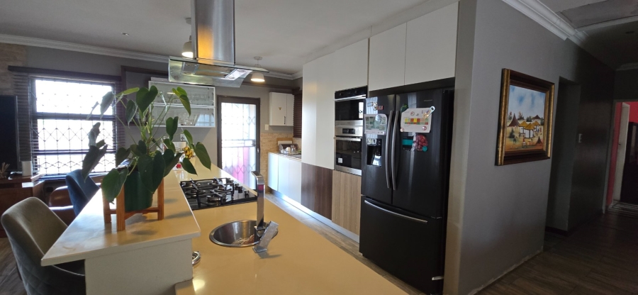 4 Bedroom Property for Sale in Alveda Gauteng