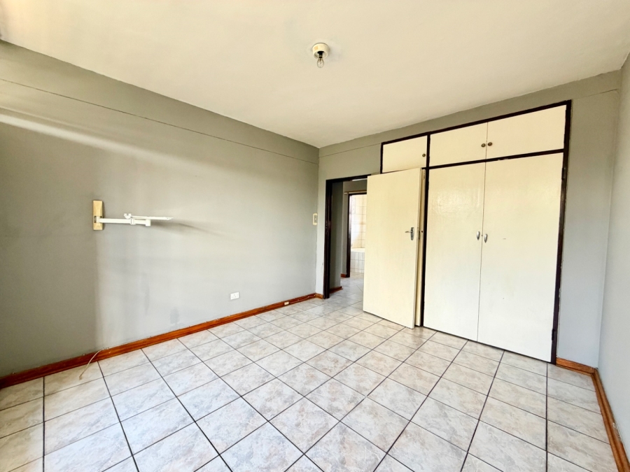 To Let 2 Bedroom Property for Rent in Rhodesfield Gauteng