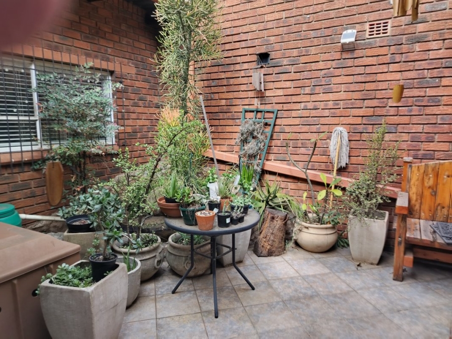 4 Bedroom Property for Sale in Mimosa Park Gauteng