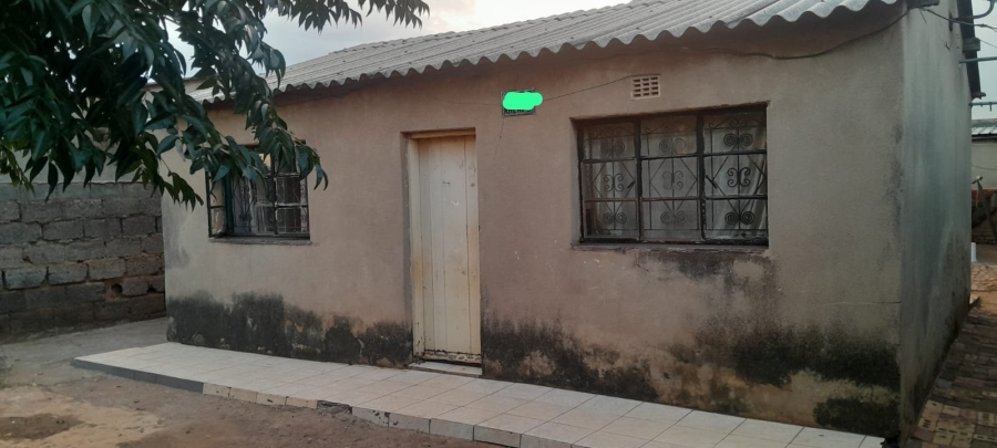2 Bedroom Property for Sale in Nhlapo Gauteng