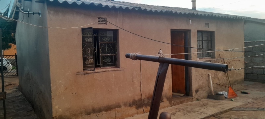 2 Bedroom Property for Sale in Nhlapo Gauteng
