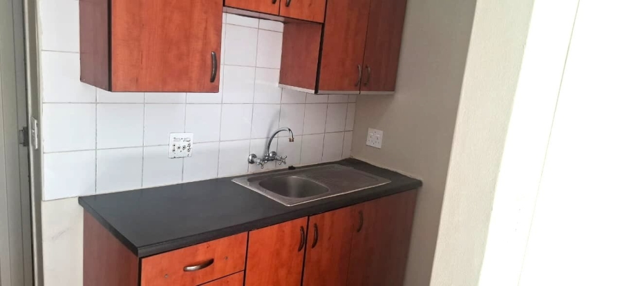 To Let 1 Bedroom Property for Rent in Riviera Gauteng