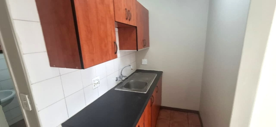 To Let 1 Bedroom Property for Rent in Riviera Gauteng