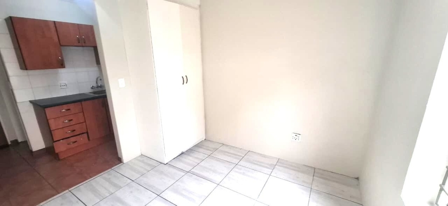 To Let 1 Bedroom Property for Rent in Riviera Gauteng