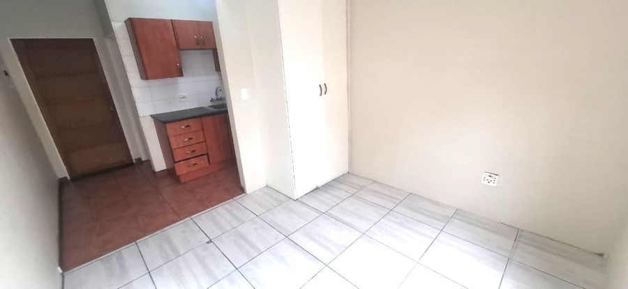 To Let 1 Bedroom Property for Rent in Riviera Gauteng