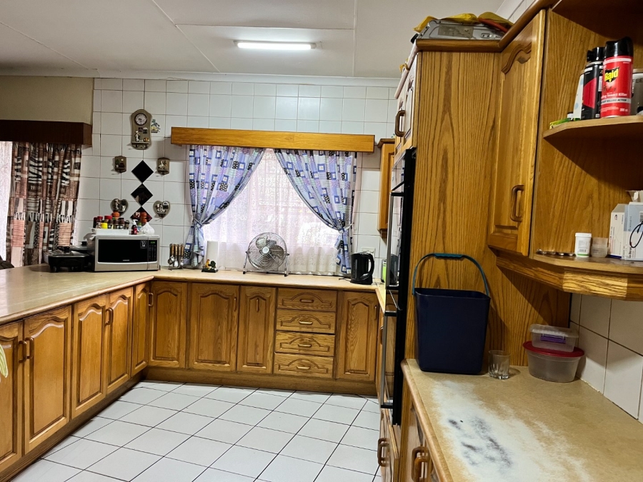 6 Bedroom Property for Sale in Bedworth Park Gauteng
