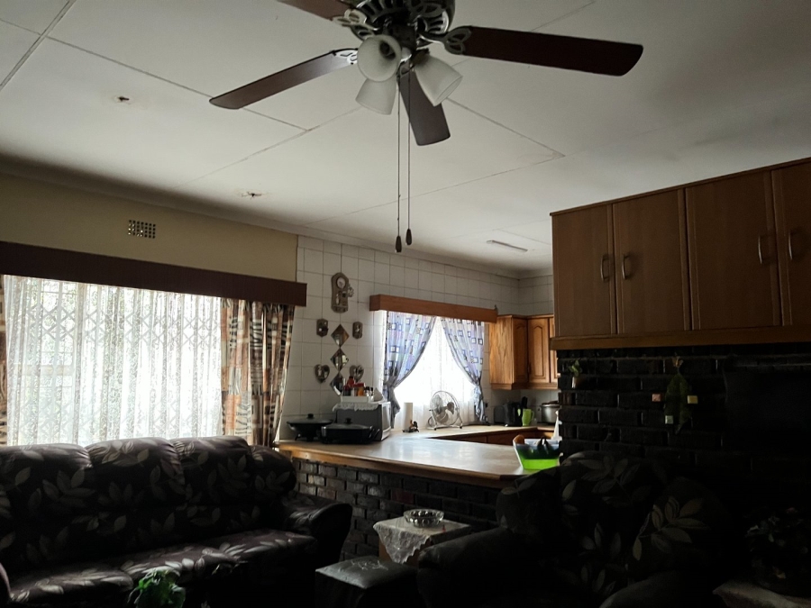 6 Bedroom Property for Sale in Bedworth Park Gauteng