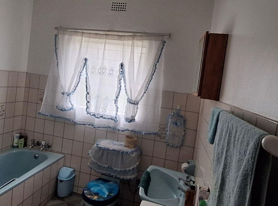 6 Bedroom Property for Sale in Bedworth Park Gauteng