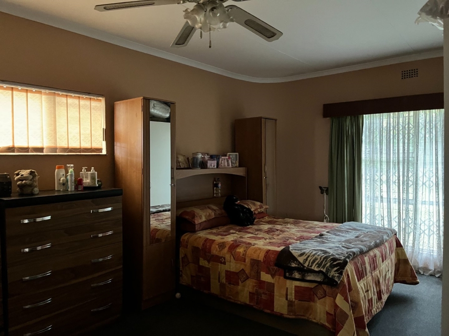 6 Bedroom Property for Sale in Bedworth Park Gauteng